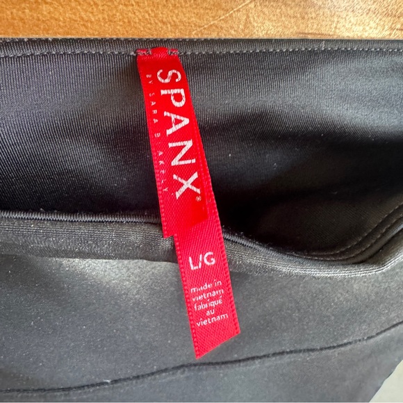 SPANX Black Leggings with Moto Detail - Picture 7 of 7